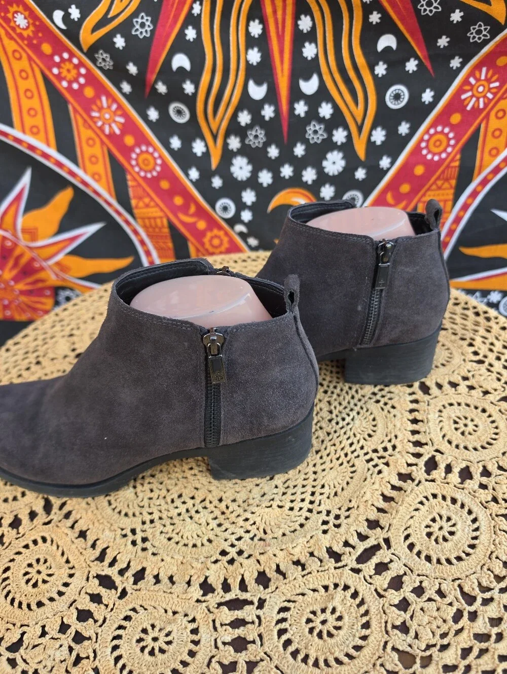 Kenneth Cole Women’s Size 8 Charcoal Gray Suede Double Zip Ankle Booties